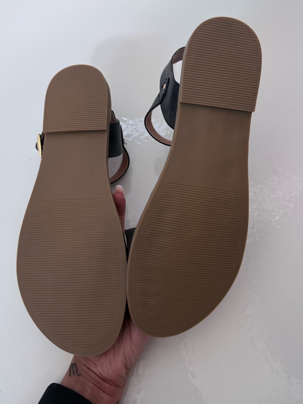 Steve Madden Daelyn Black Ankle Strap Flat Sandals Size 9.5 Leather Look - Picture 5 of 6